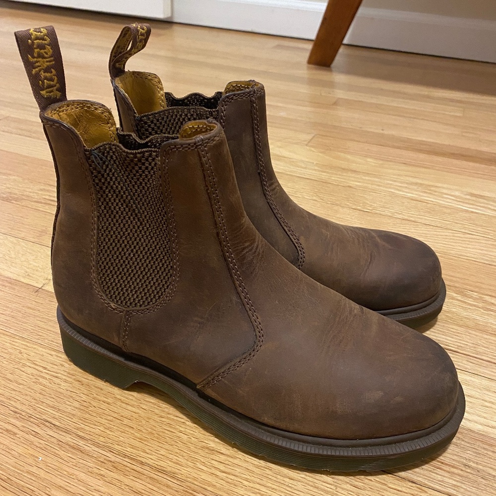 Dr. Martens  2976 Crazy Horse Leather Chelsea Boots in Brown